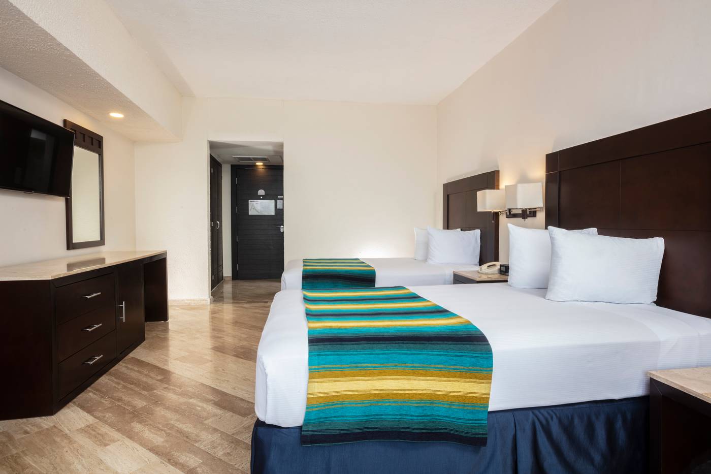 Crown-Paradise-Club-Cancun-Room-35