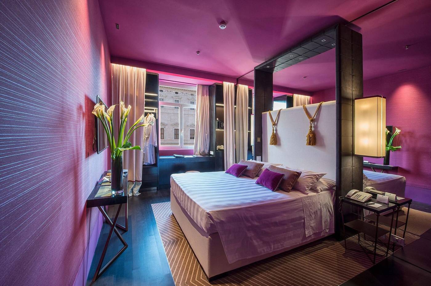 Sina-Bernini-Bristol--Autograph-Collection-Room-39