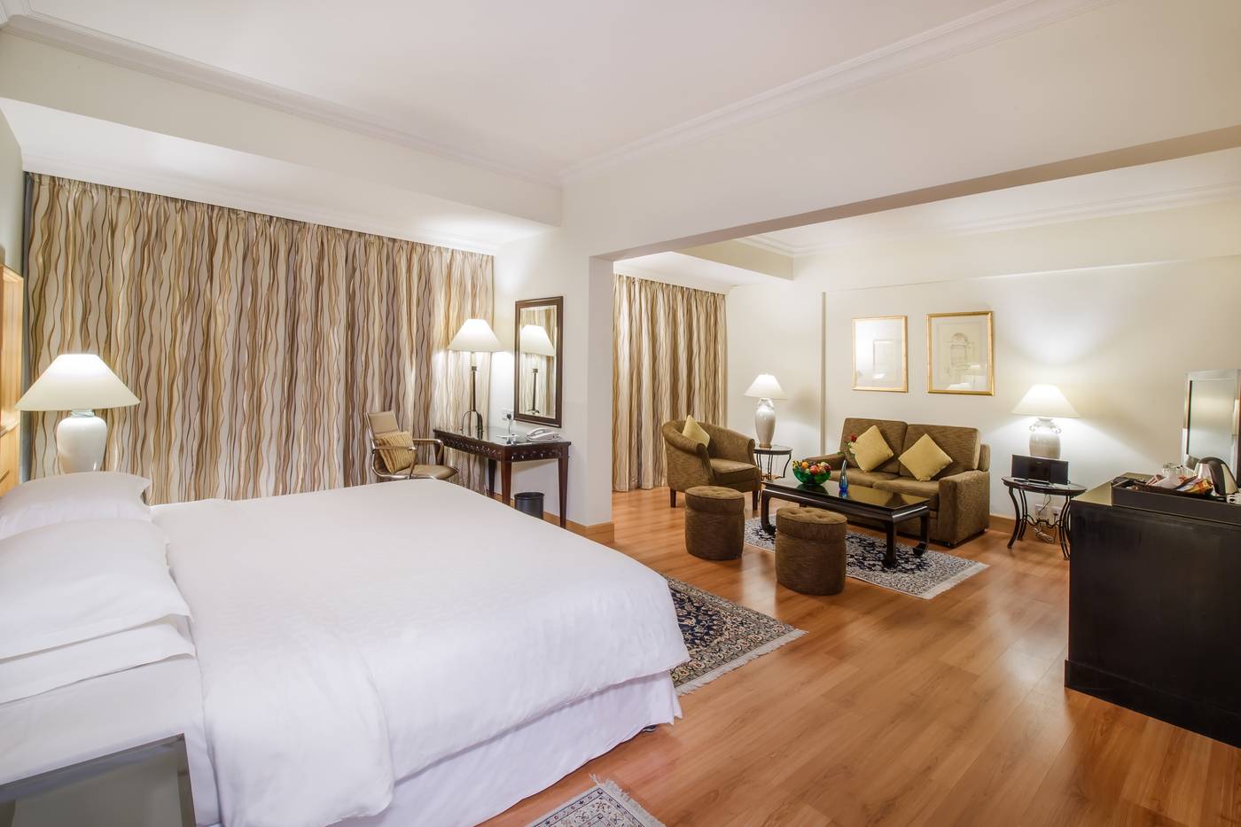 Grand-Excelsior-Deira-Hotel-Room-7