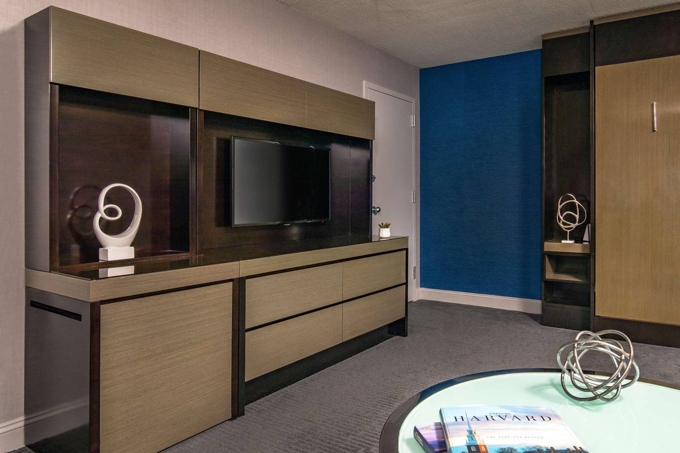 The-Royal-Sonesta-Boston-Room-35