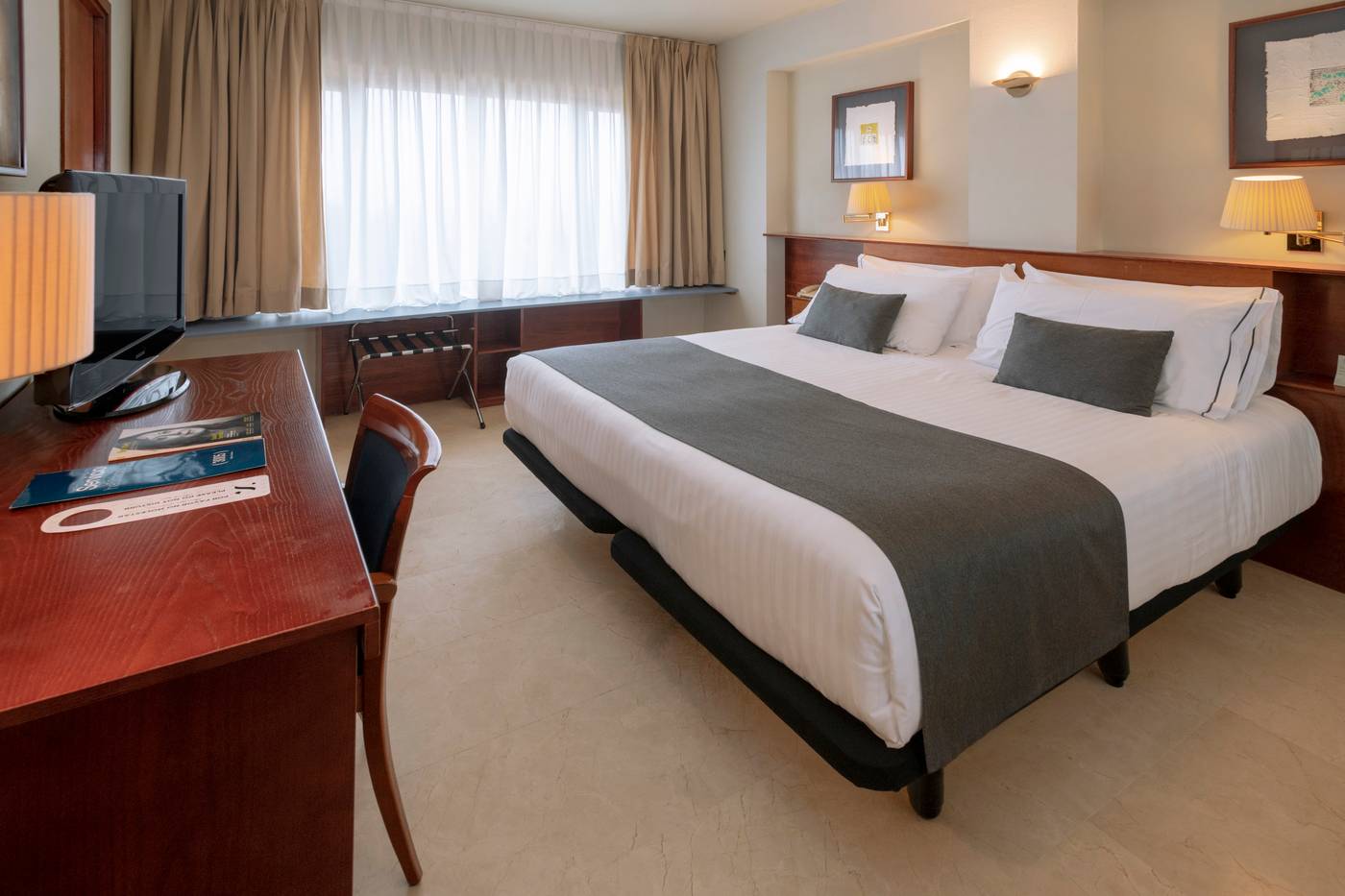 Gran Hotel Rey Don Jaime-Spain-CASTELLDEFELS-Room-7
