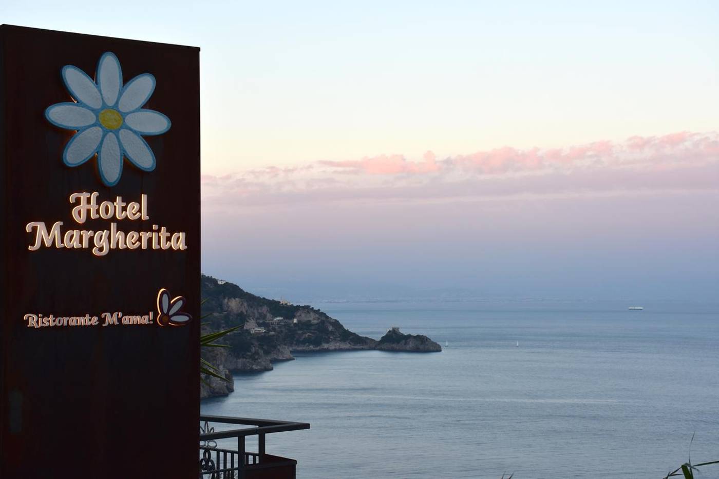 Hotel-Margherita-Lobby-8