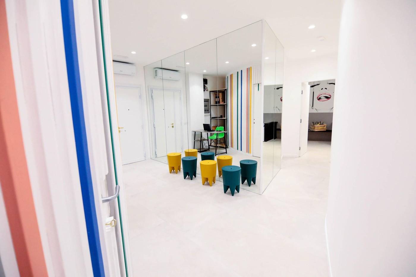 O-Effe--Global-Suites-at-Vatican-Lobby-37