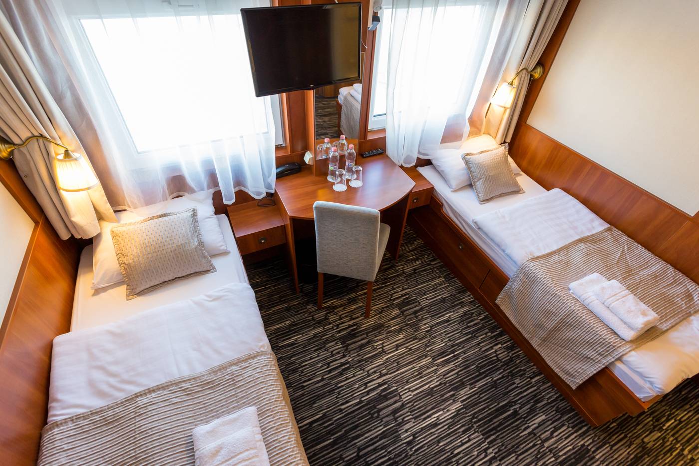 Grand-Jules-Boat-Hotel-Budapest-Room-10