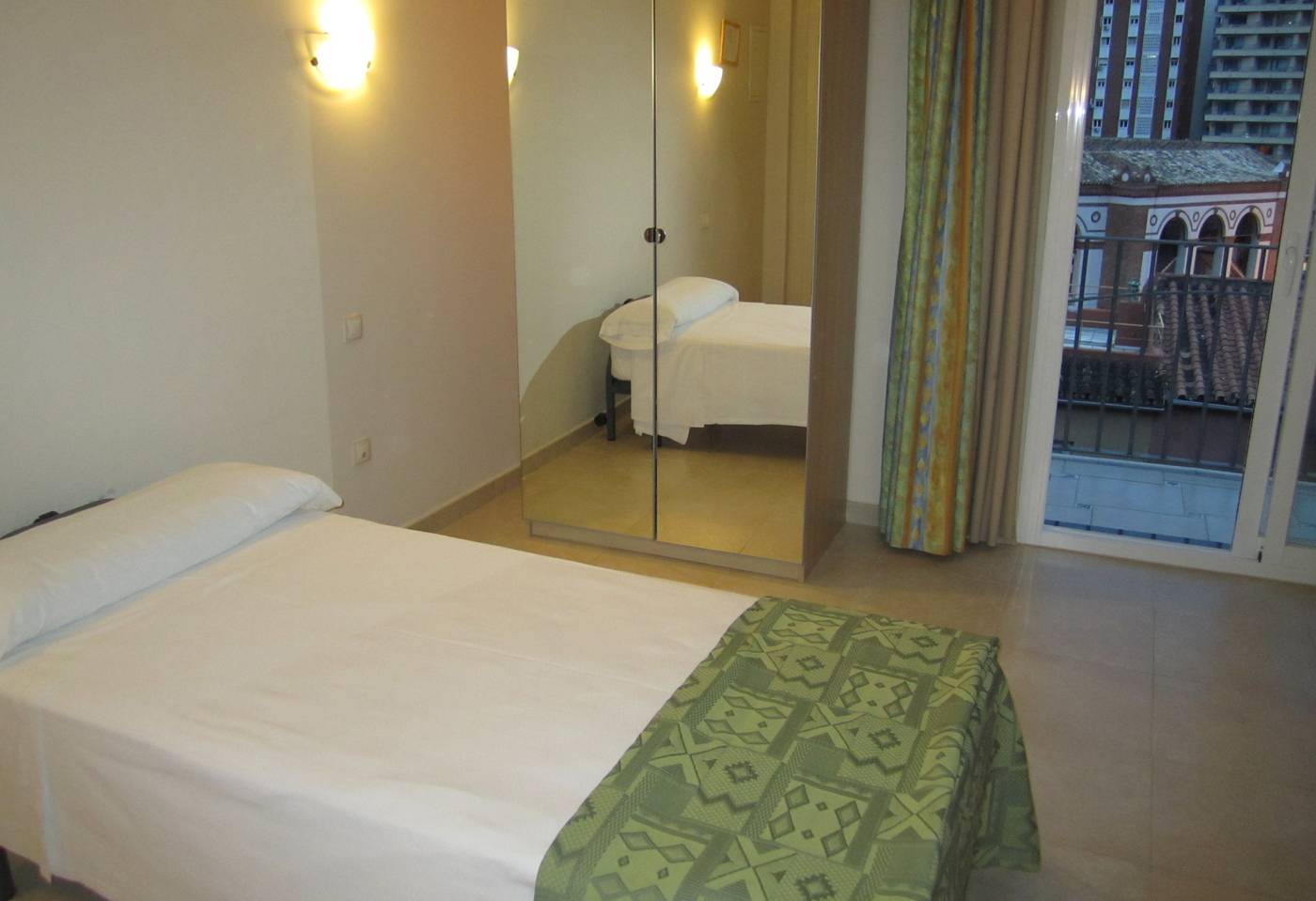 Malaga-Hotel-Eliseos-Room-24