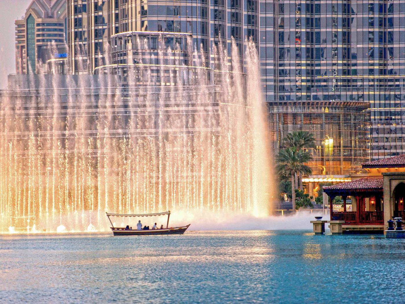 Movenpick-Bur-Dubai-Sports-and-Entertainment-9