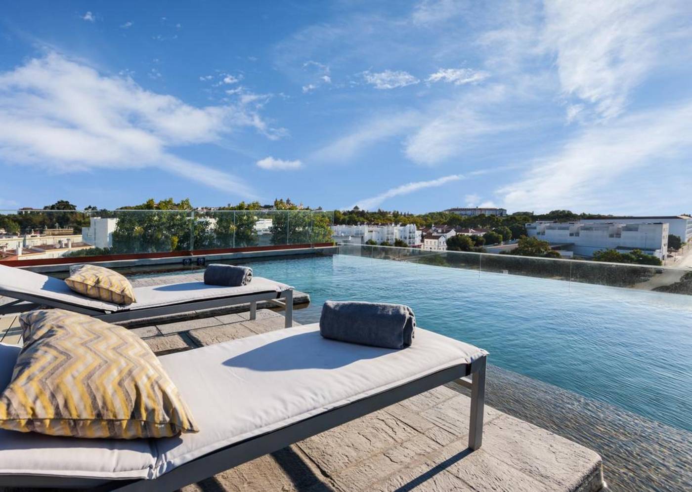 Vitoria-Stone-Hotel-Pool-26