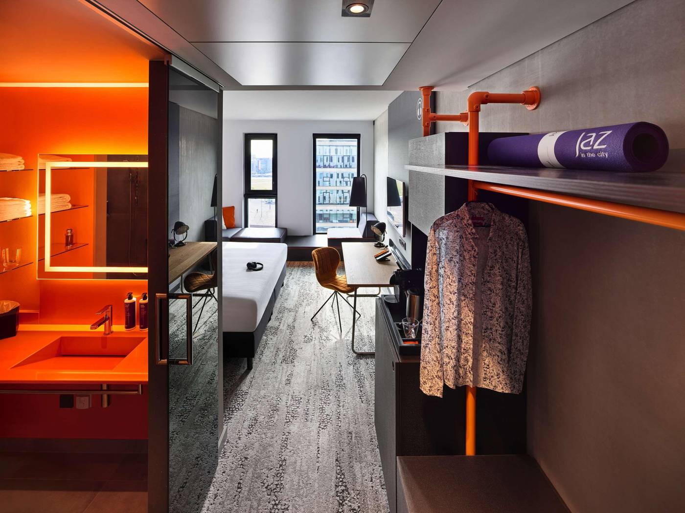 Jaz-in-the-City--Amsterdam-Room-8