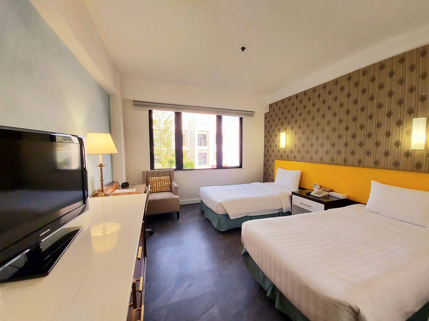 Silvermine-Beach-Resort-Room-13