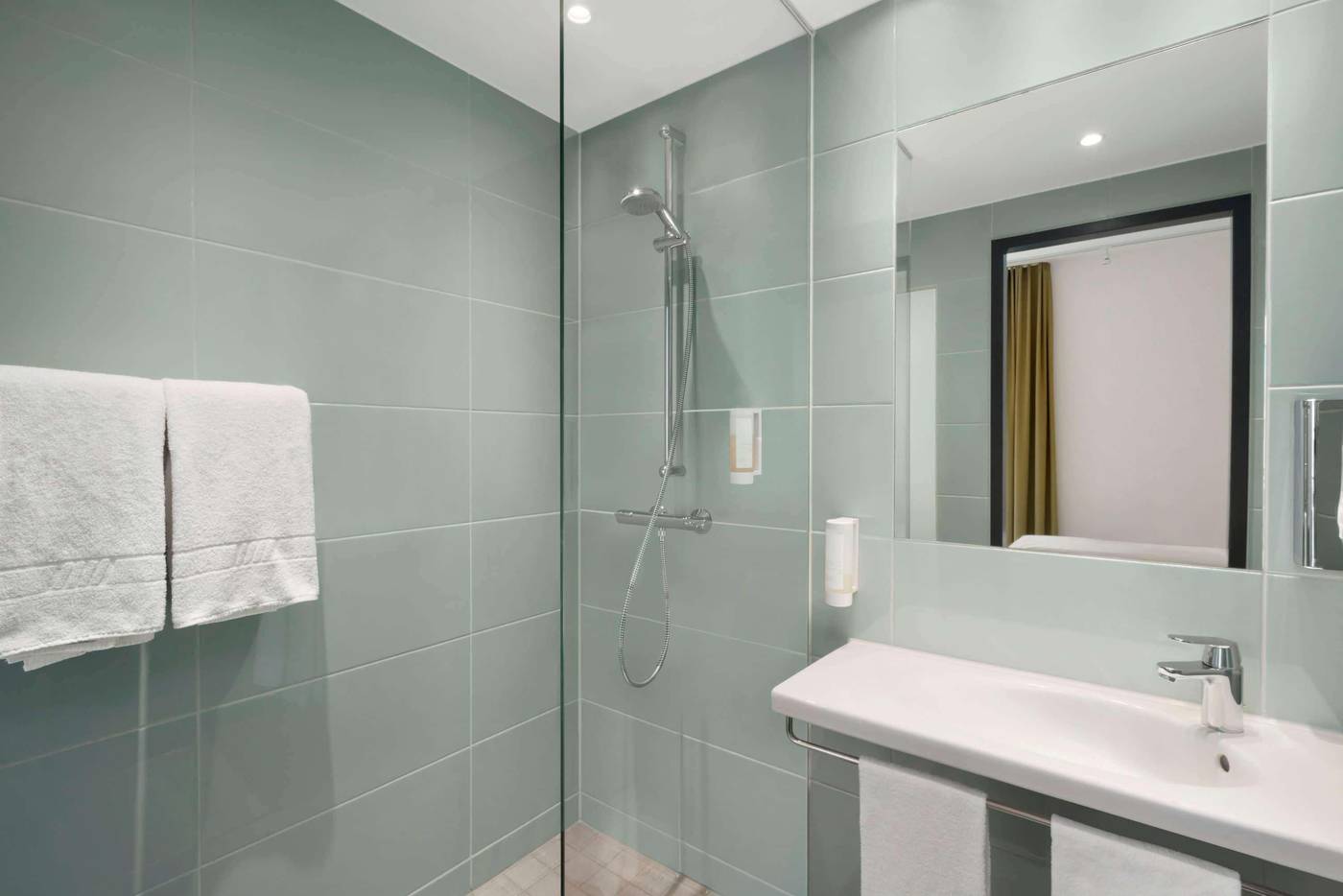 Super 8 Munich City West - Germany - München - Room - 6