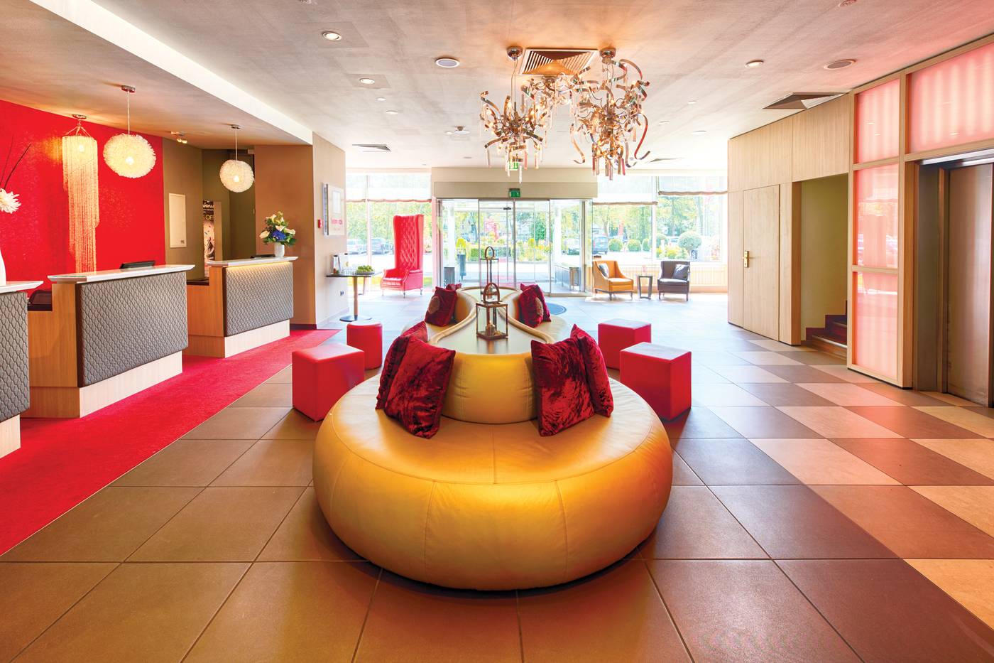 Leonardo-Royal-Hotel-Koeln-Am-Stadtwald-Lobby-13