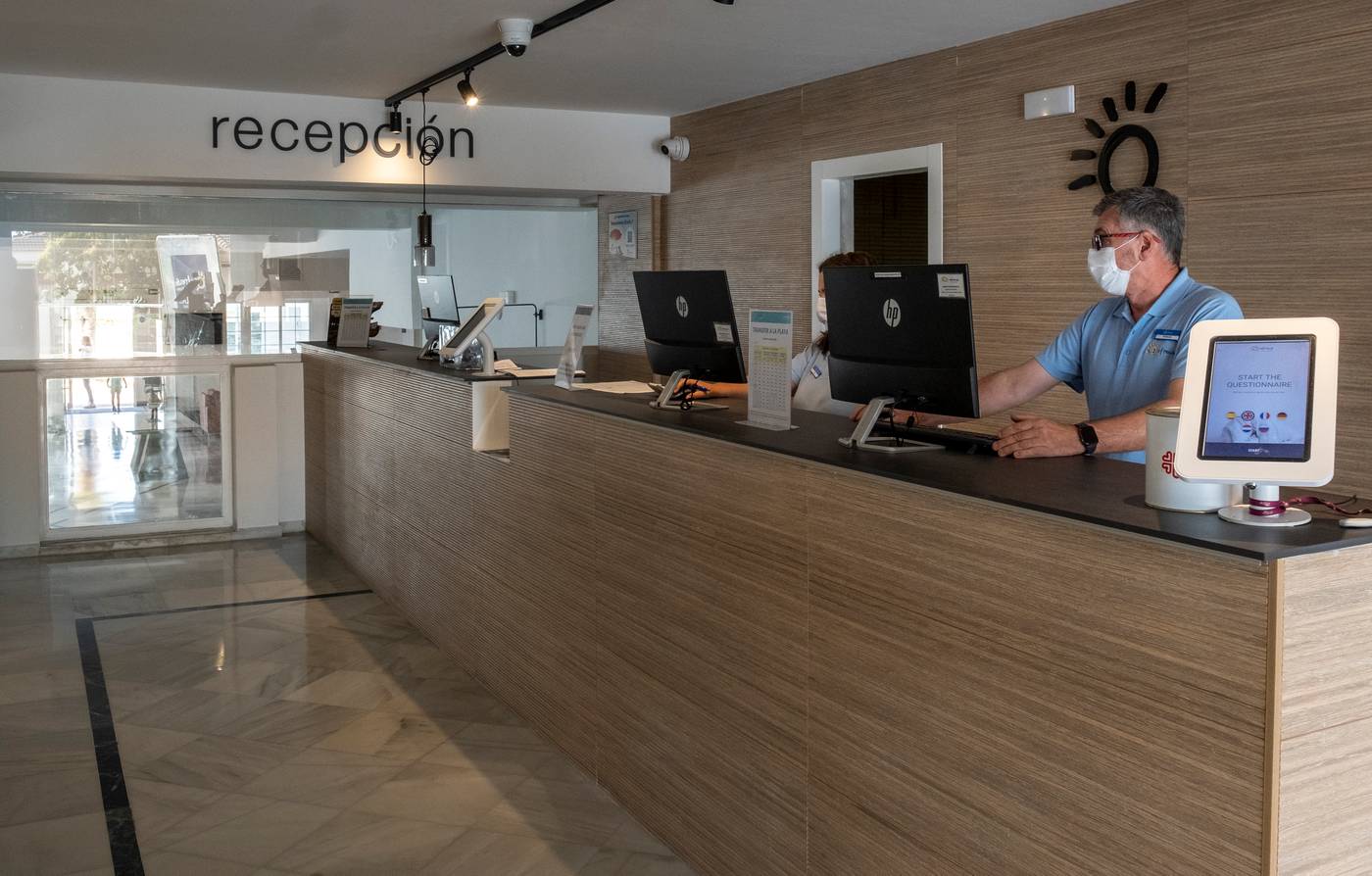 Carabela-Beach---Golf-Hotel-Lobby-60