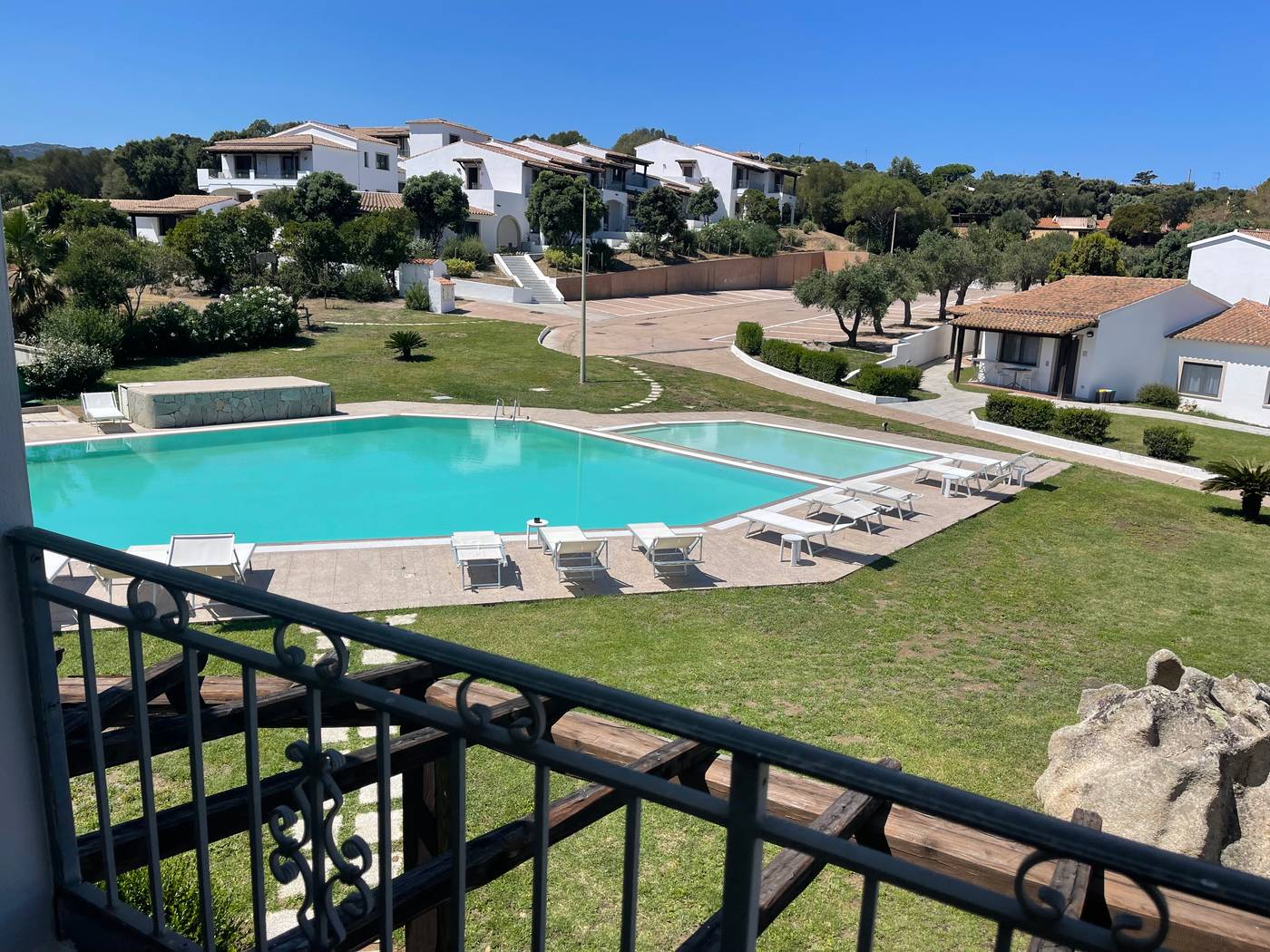 La-Smeraldina-Resort-Pool-4