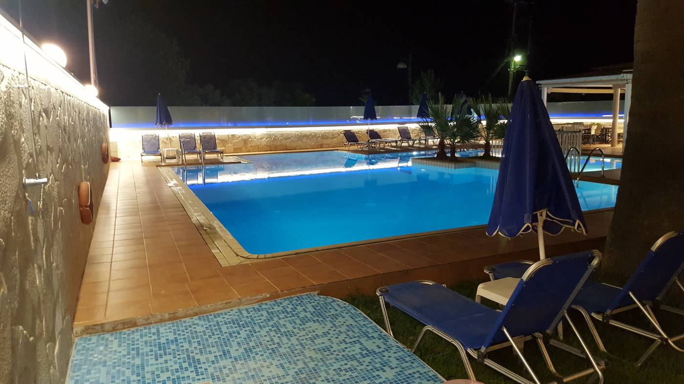 Sunny-Suites-Pool-10