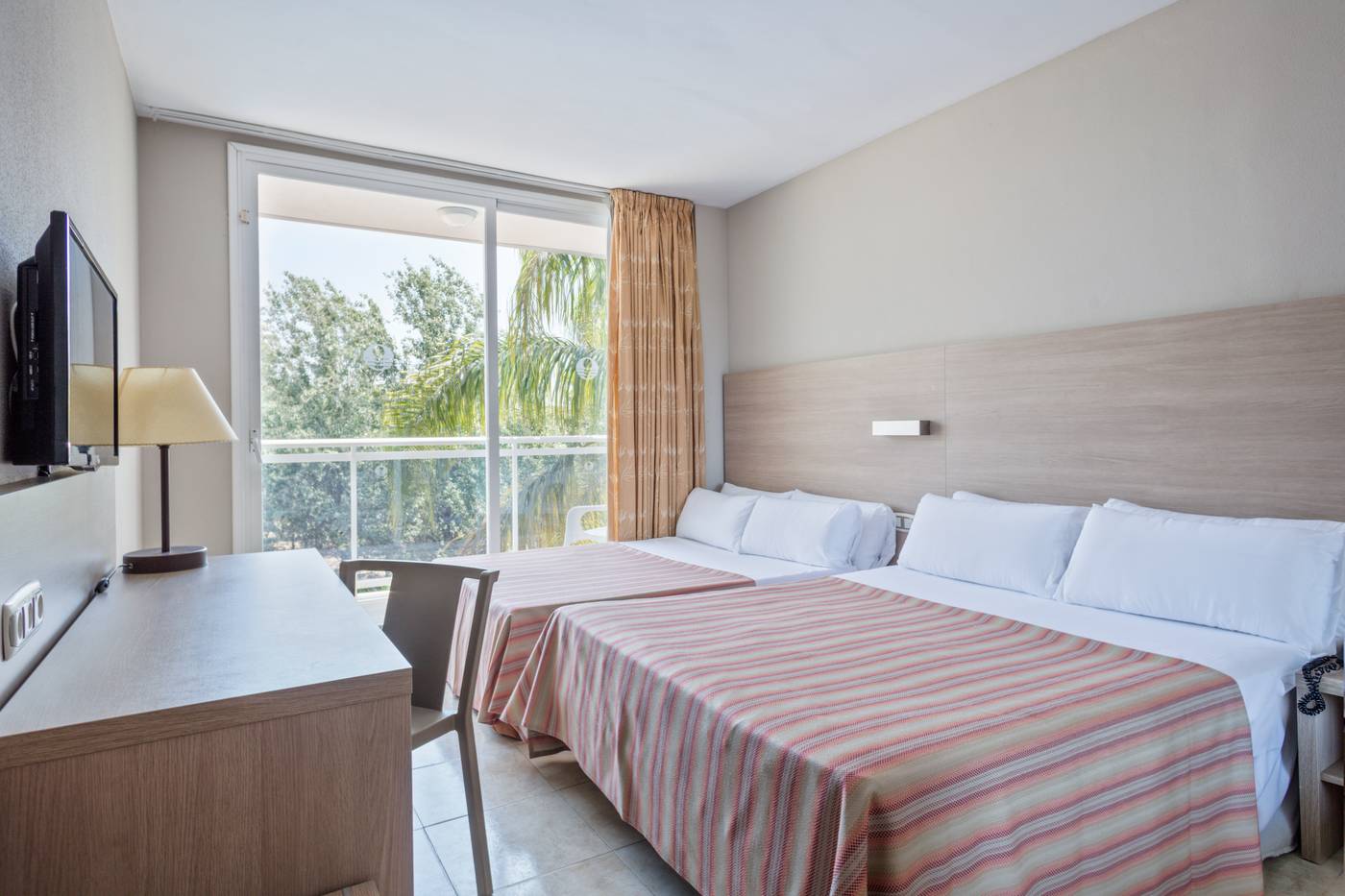 Sol-Costa-Daurada-Hotel-Room-23