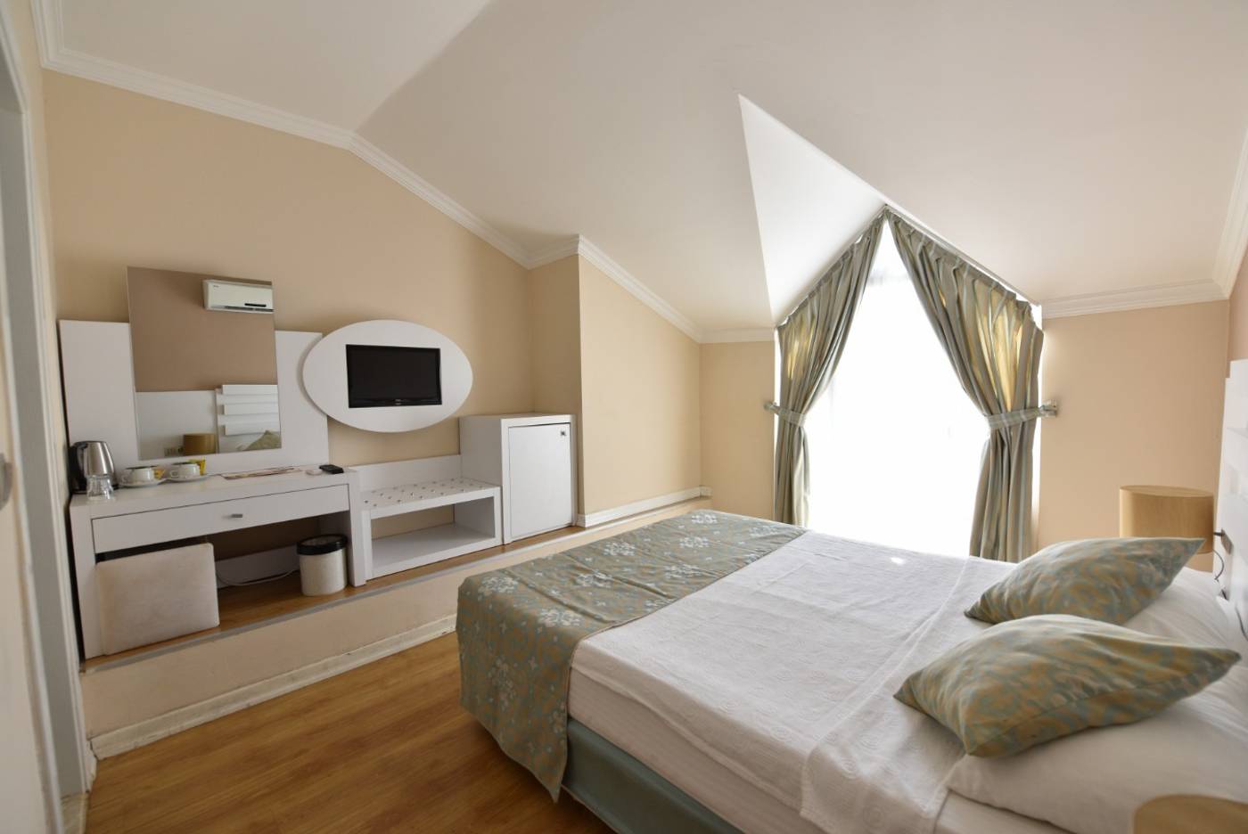 Sahra-Su-Holiday-Village---Spa-Room-32