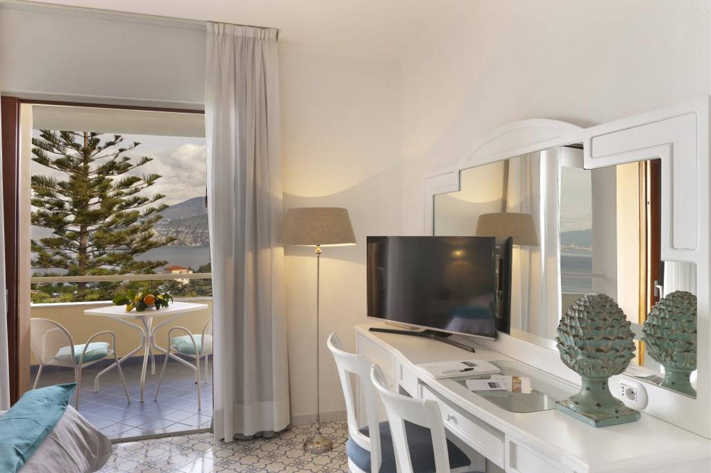 Grand-Hotel-Vesuvio-Room-21