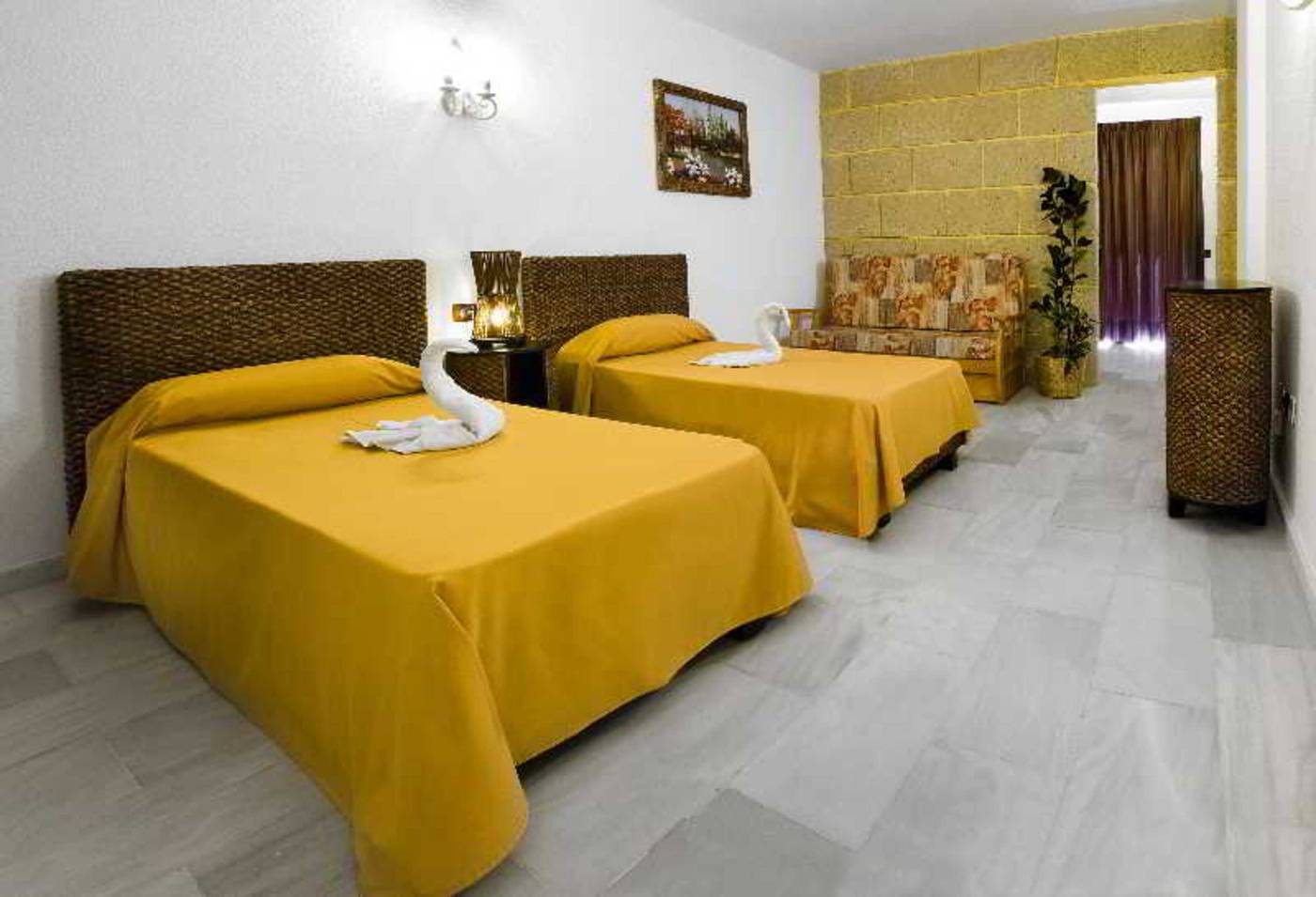 Las-Piramides-Resort-Room-26