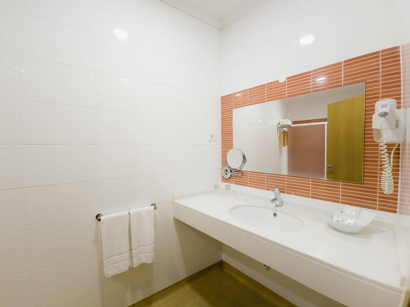 Hospedaria-Recome-ar-Room-44