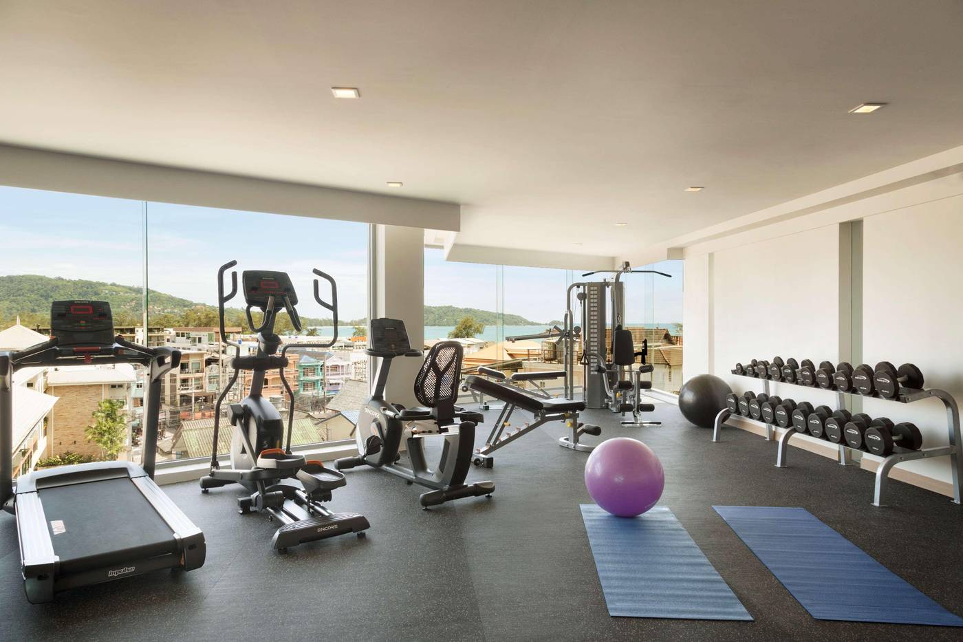 Andaman-Beach-Hotel-Phuket-Handwritten-Collection-Sports-and-Entertainment-57