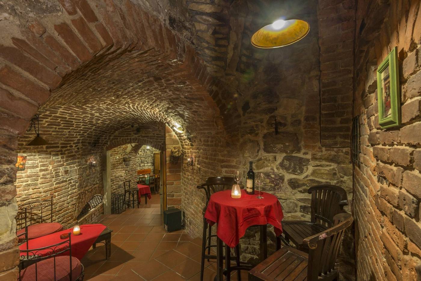 Cerny-Slon-Restaurant-14