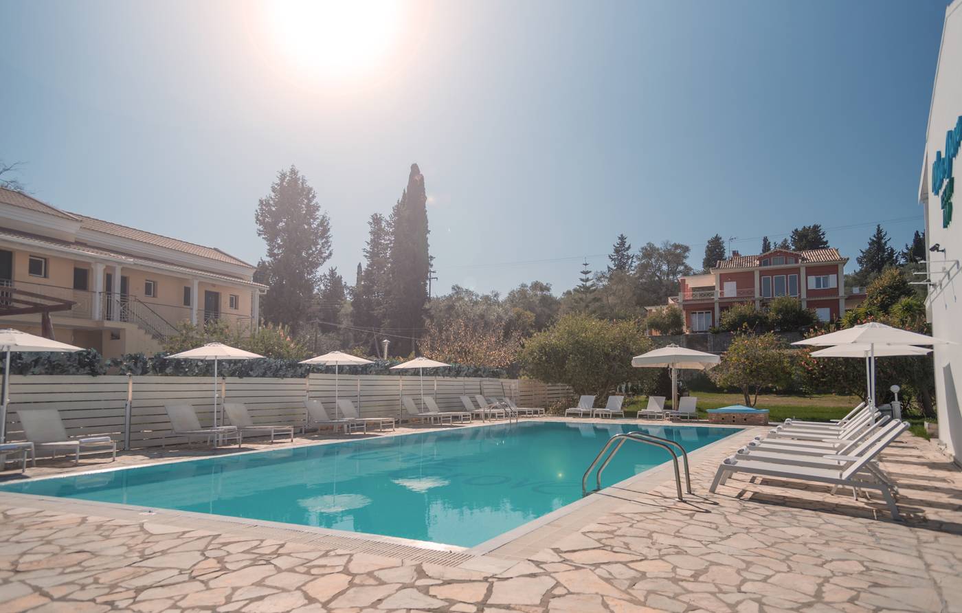 ELE-NAS-bohotel---Annex-Apartments-Pool-1