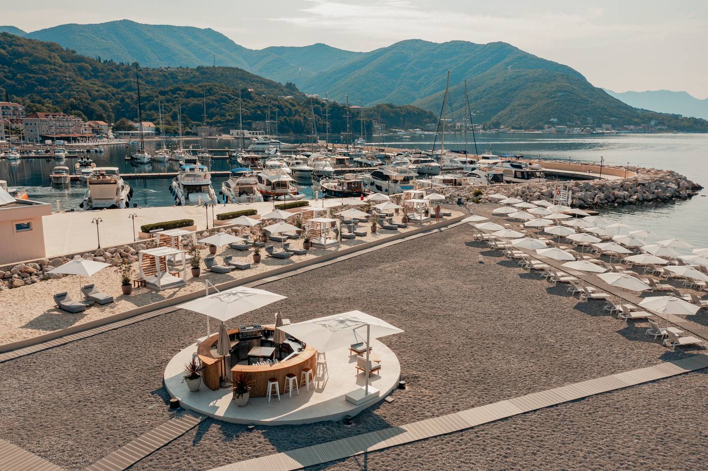 Lazure-Hotel---Marina-Beach-10