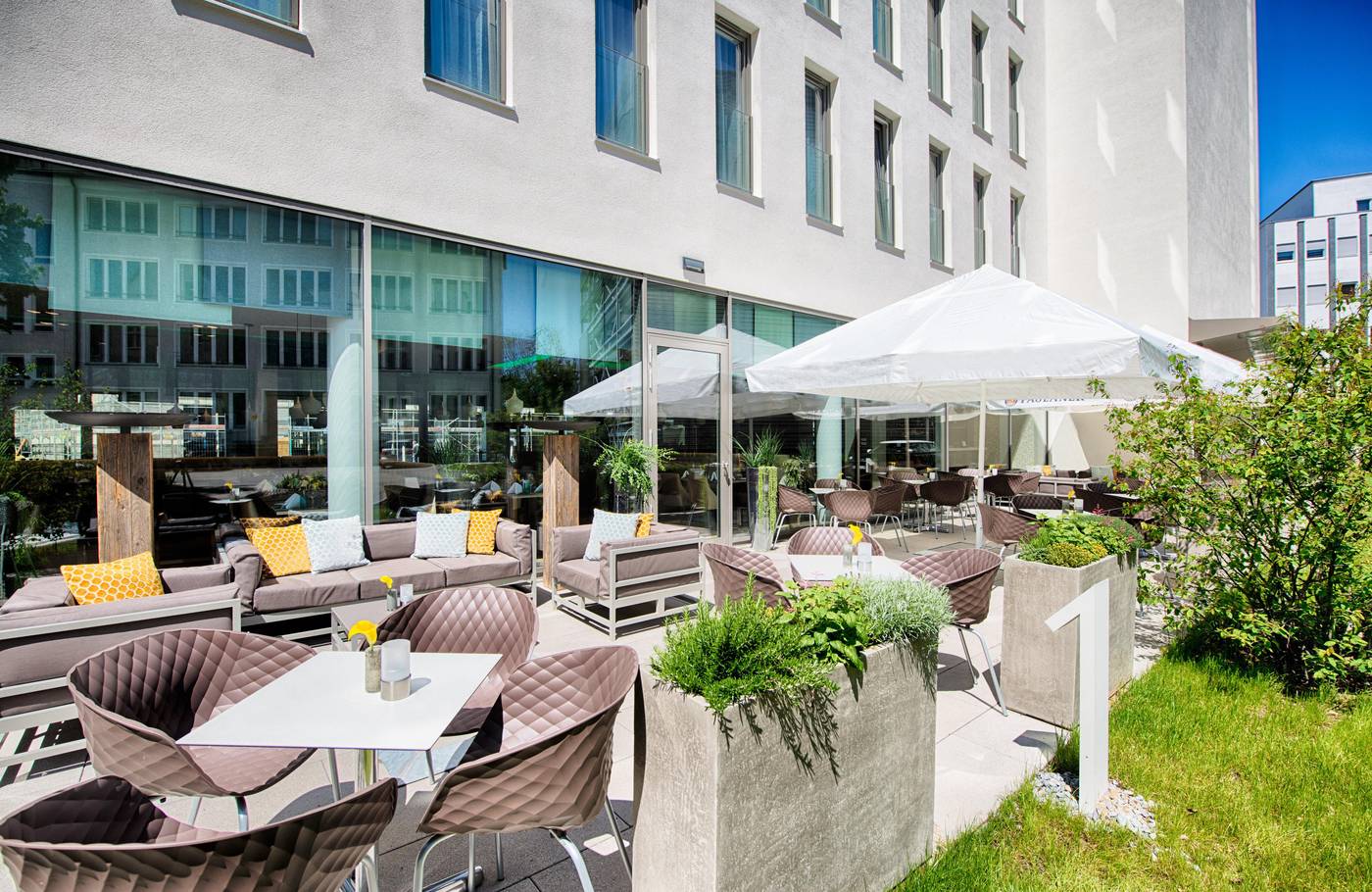 Leonardo-Hotel-Munich-City-South-Terrace-48