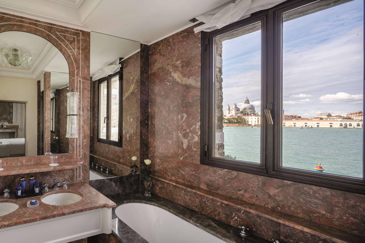 Hotel-Cipriani--A-Belmond-Hotel--Venice-Room-69