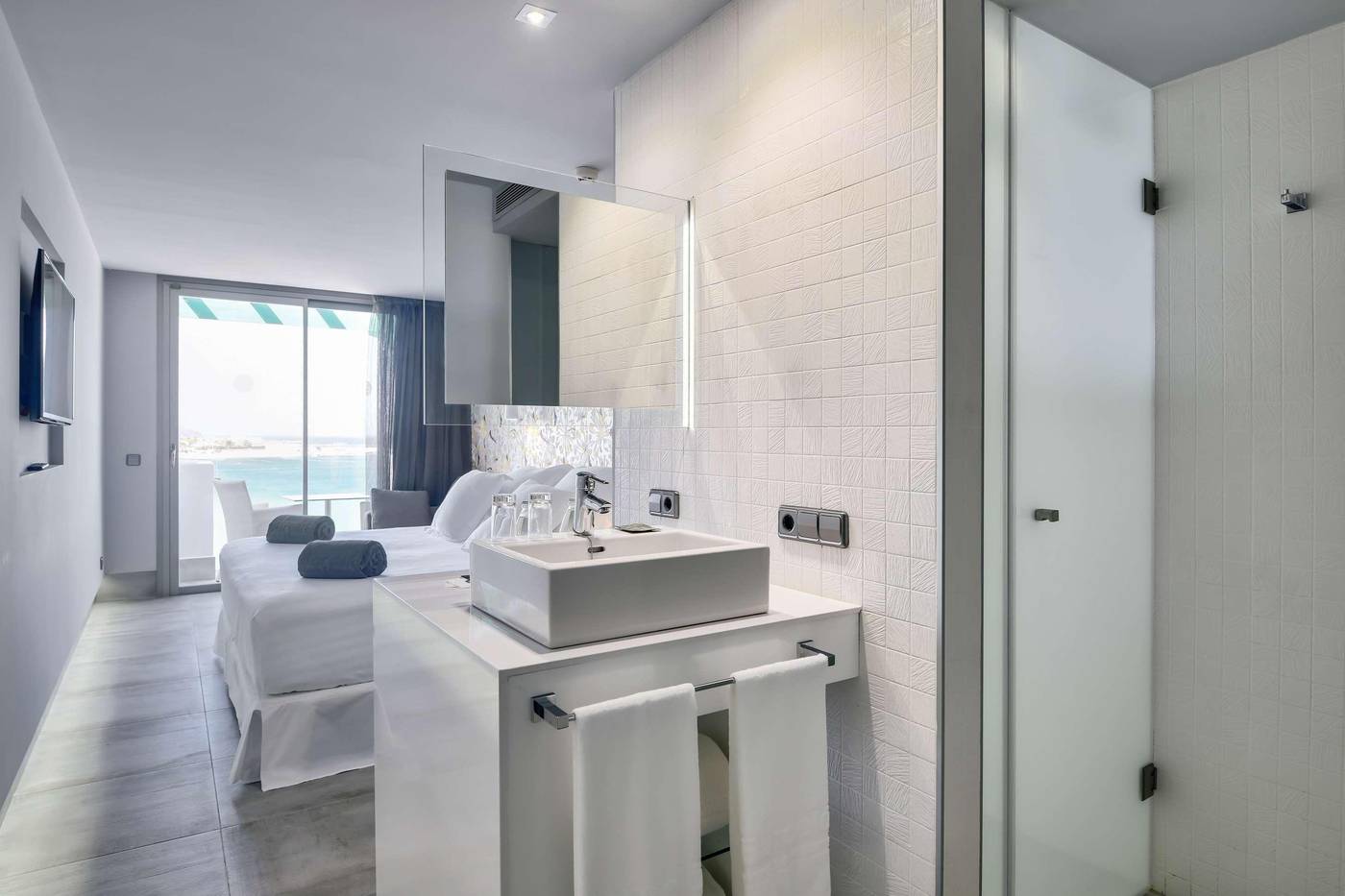 Barcelo-Teguise-Beach-Room-37