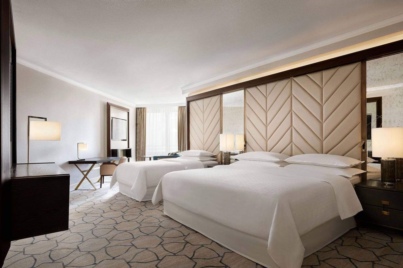 Sheraton-Warsaw-Hotel-Room-37