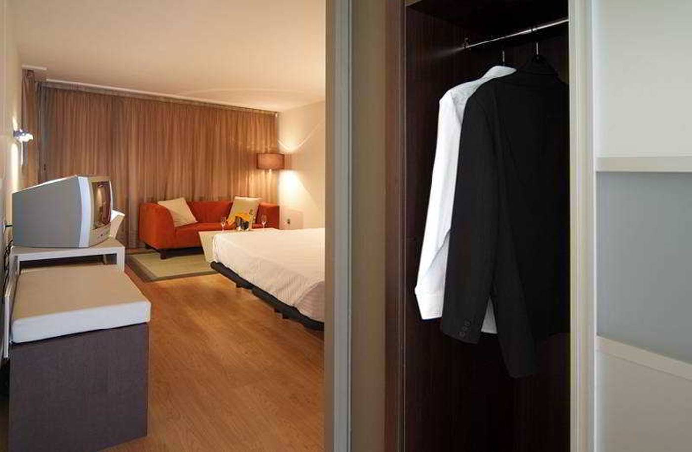 Magnolia-Hotel---Adults-Only-Room-18