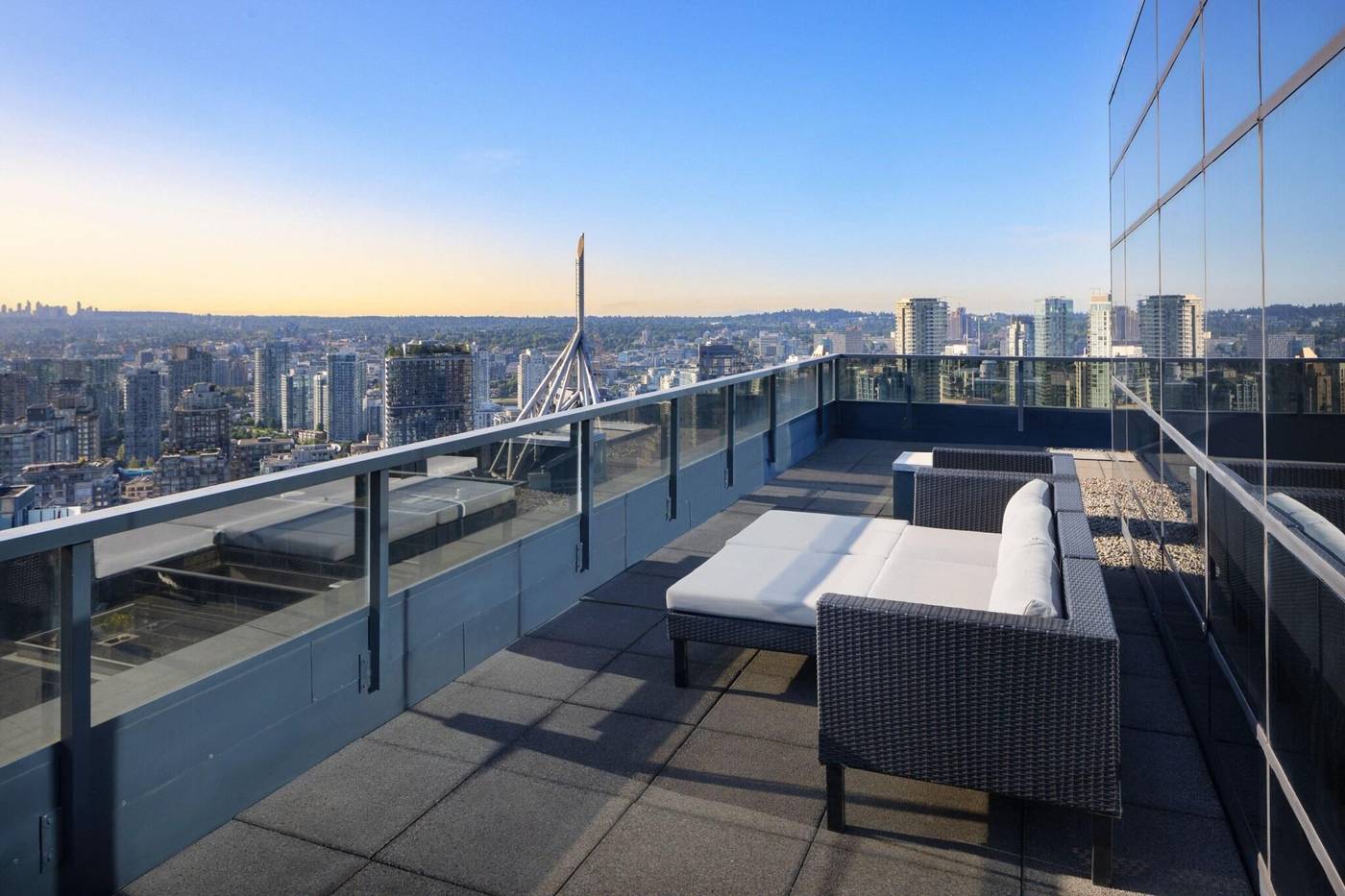 Sheraton-Vancouver-Wall-Centre-Room-42