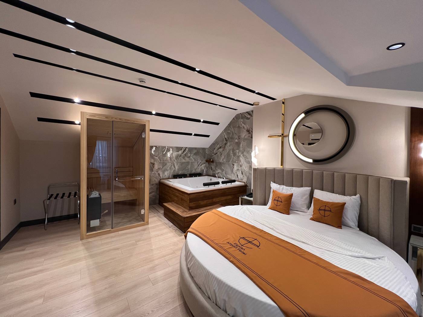 Elysian-Airport-Hotel-Room-31