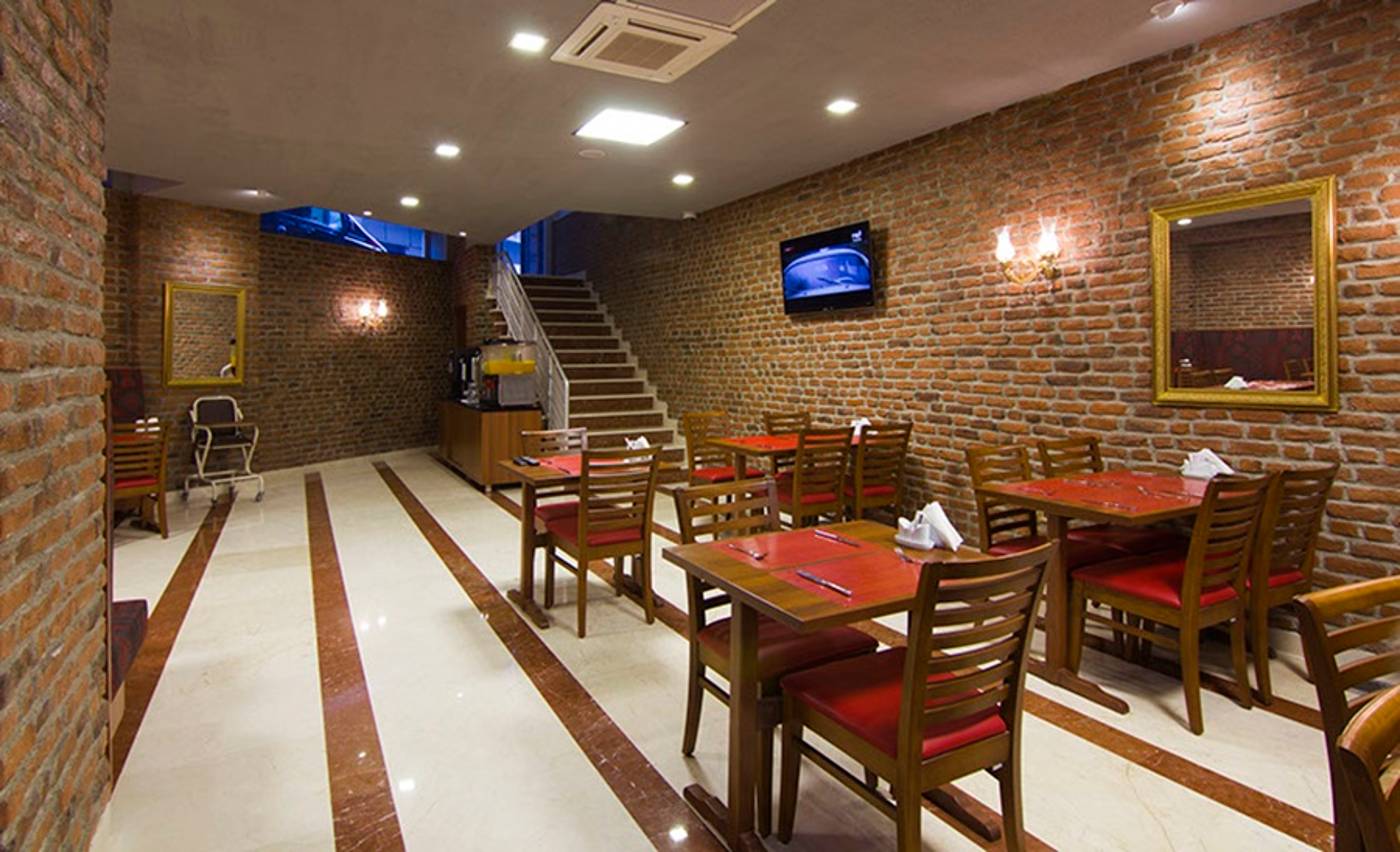 Aprilis-Hotel-Restaurant-26