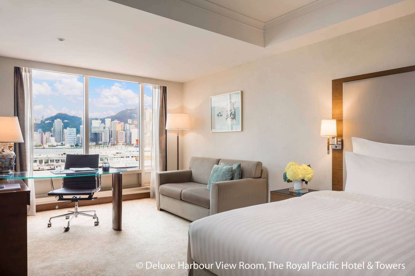 Royal-Pacific-Hotel-and-Towers-Room-6