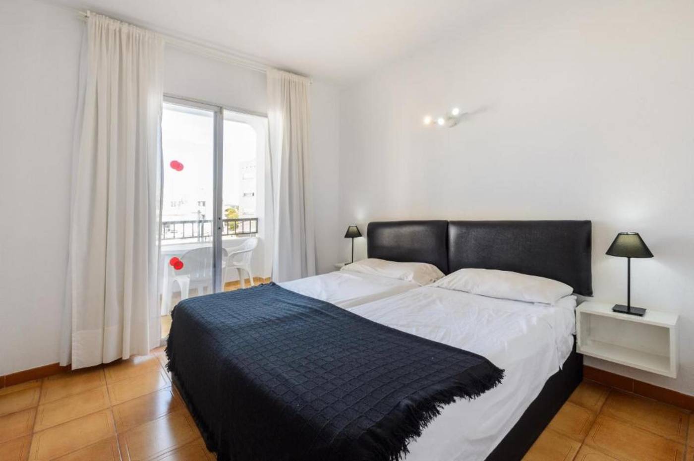 Apartamentos-San-Antonio-Beach-Room-23