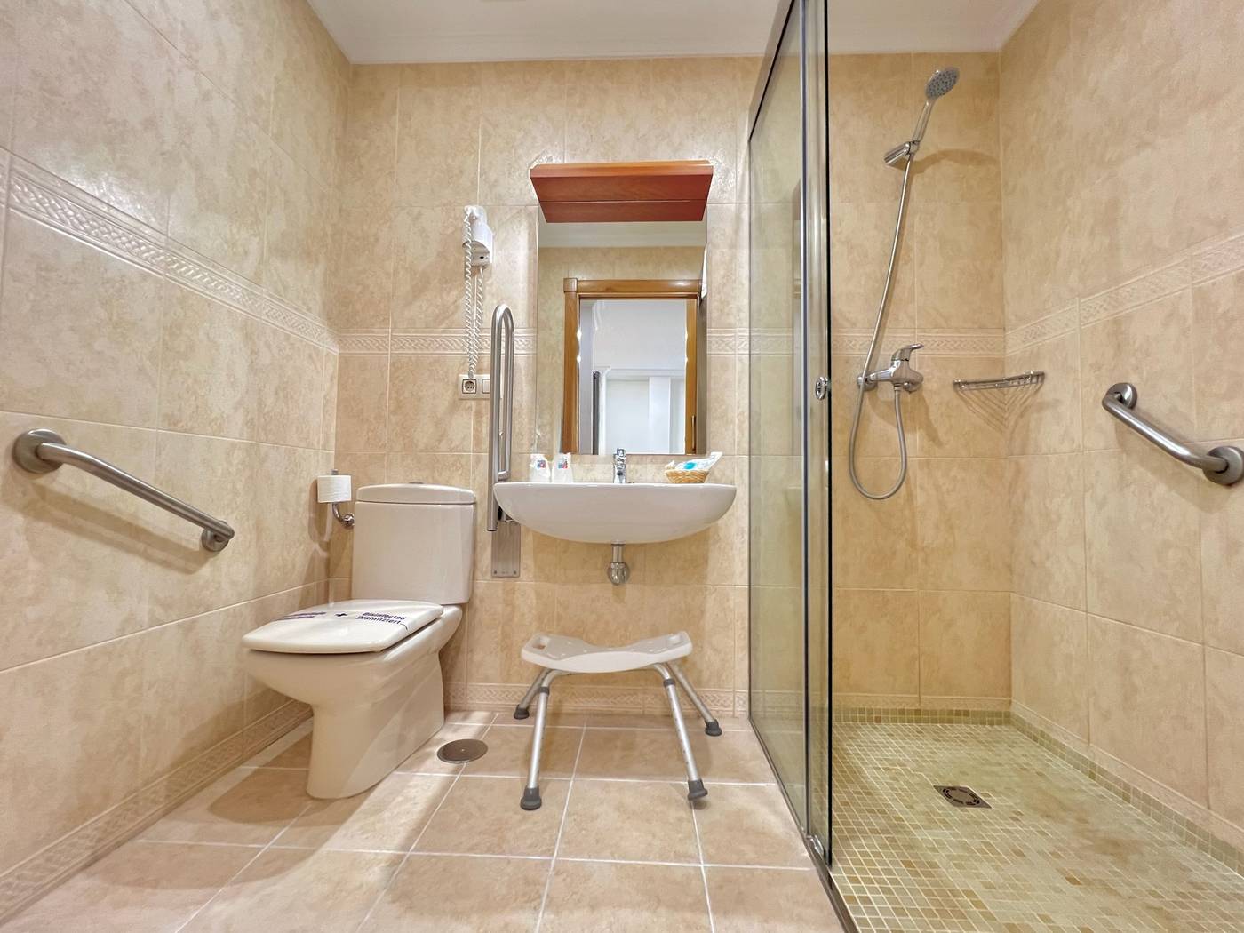 Mediterraneo-Real-Room-46