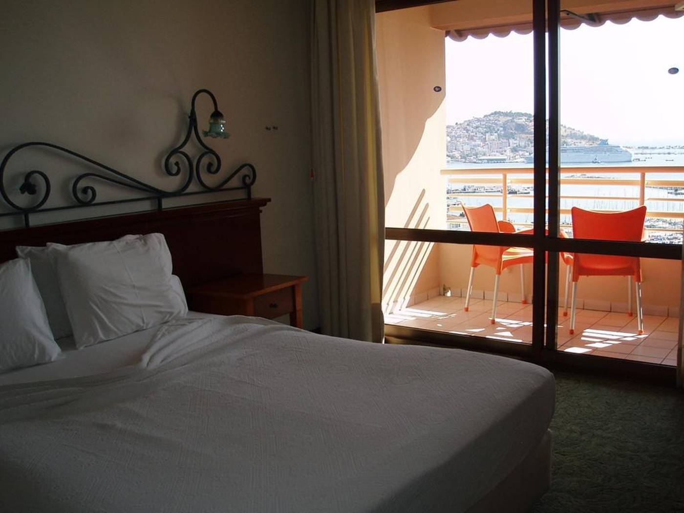 Suhan-Seaport-Hotel-Room-10
