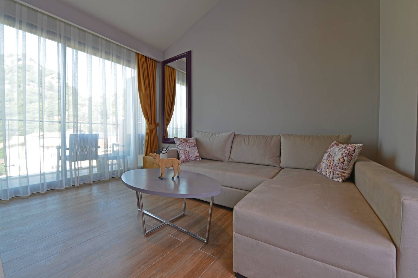 Mirage-World-Room-32