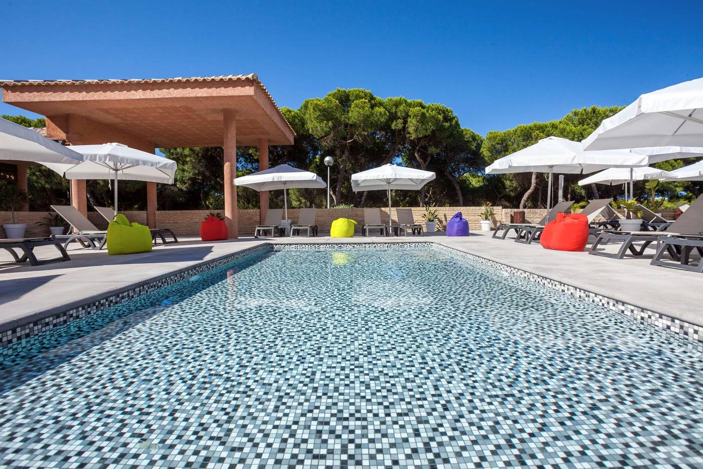 Barcelo-Punta-Umbria-Beach-Resort-Pool-5