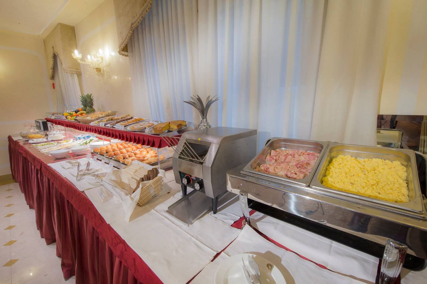 A-La-Commedia-Restaurant-51