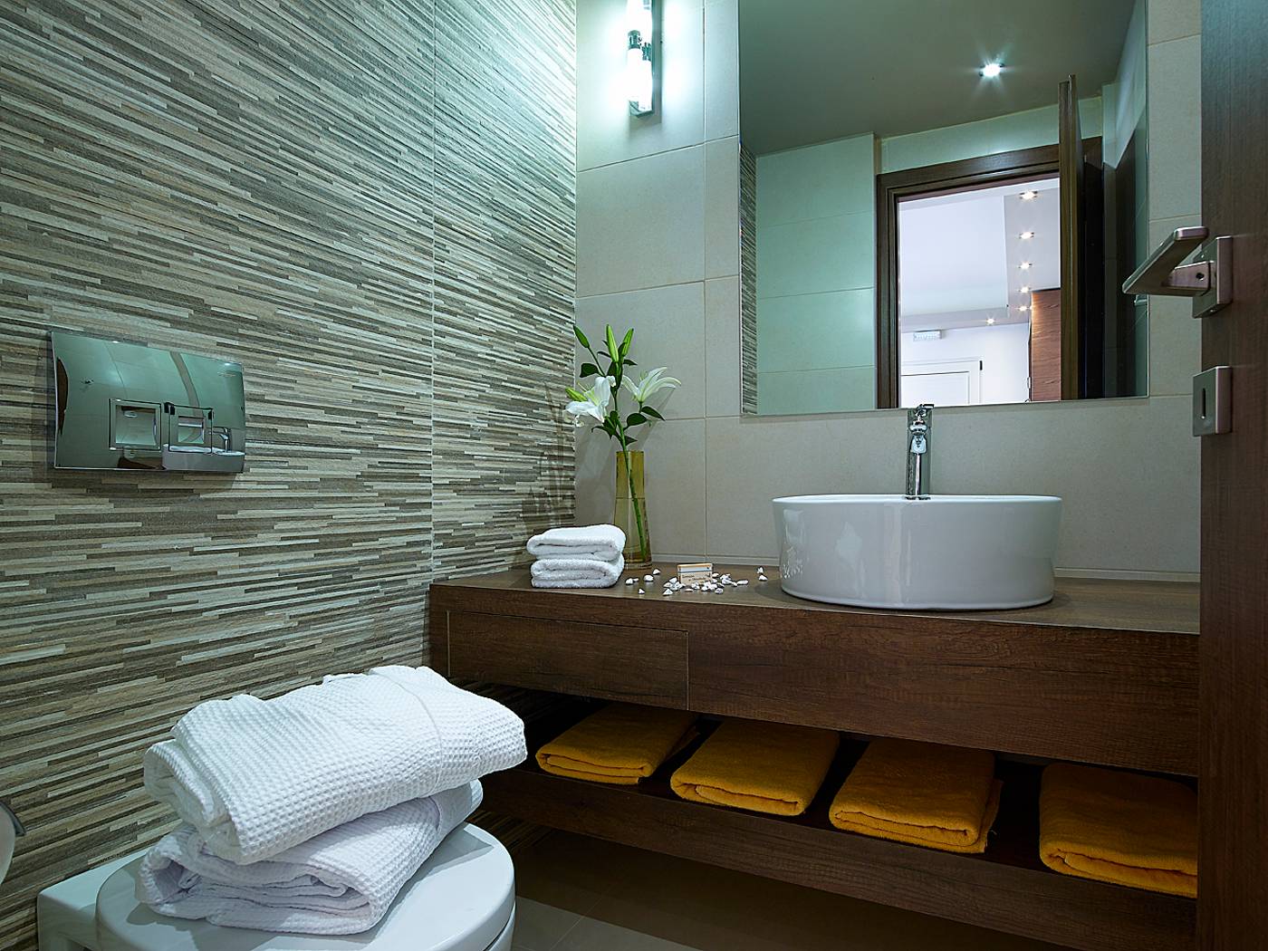 Elotis-Suites-Room-47