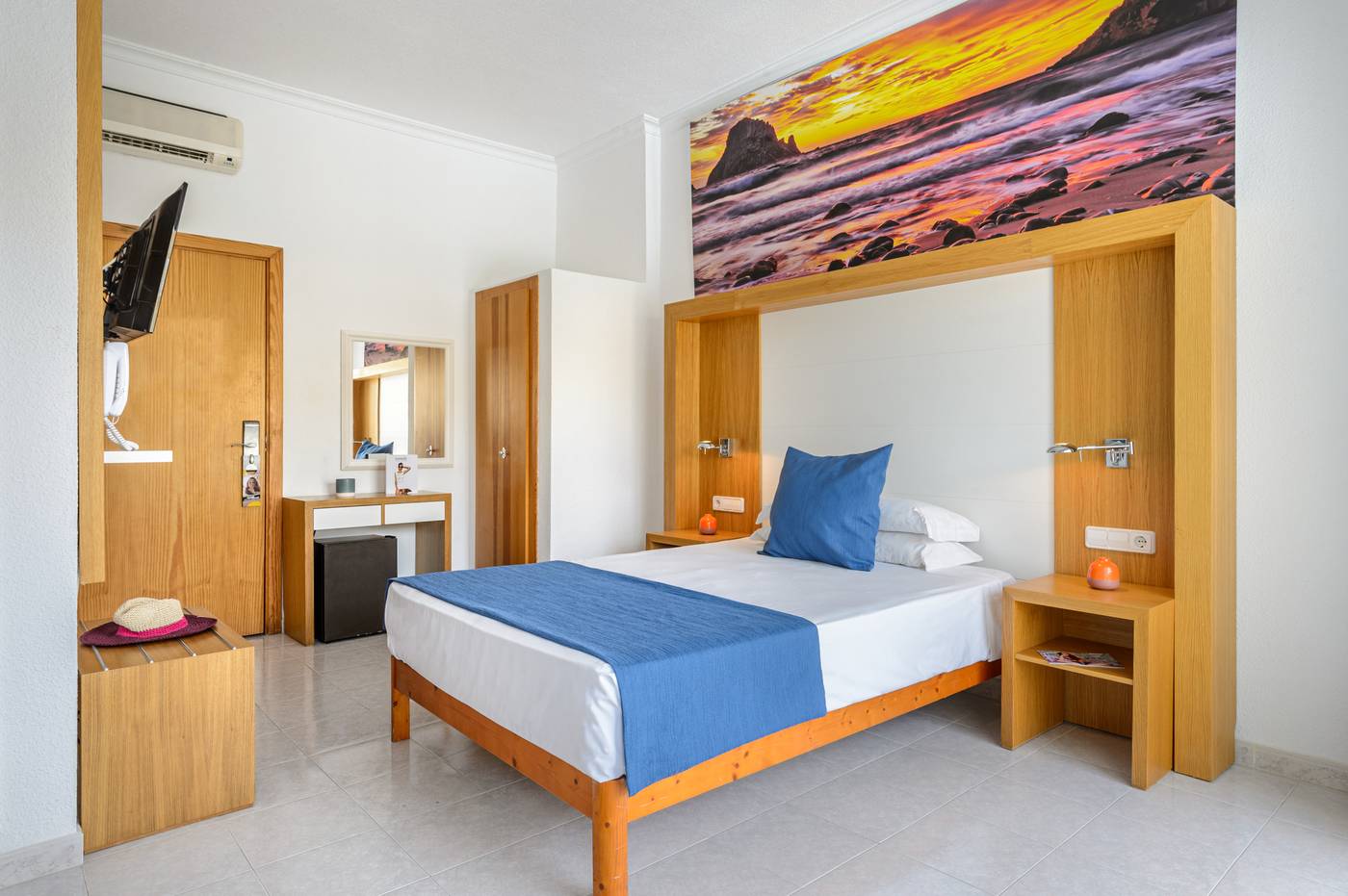 Apartamentos-San-Marino-Room-15