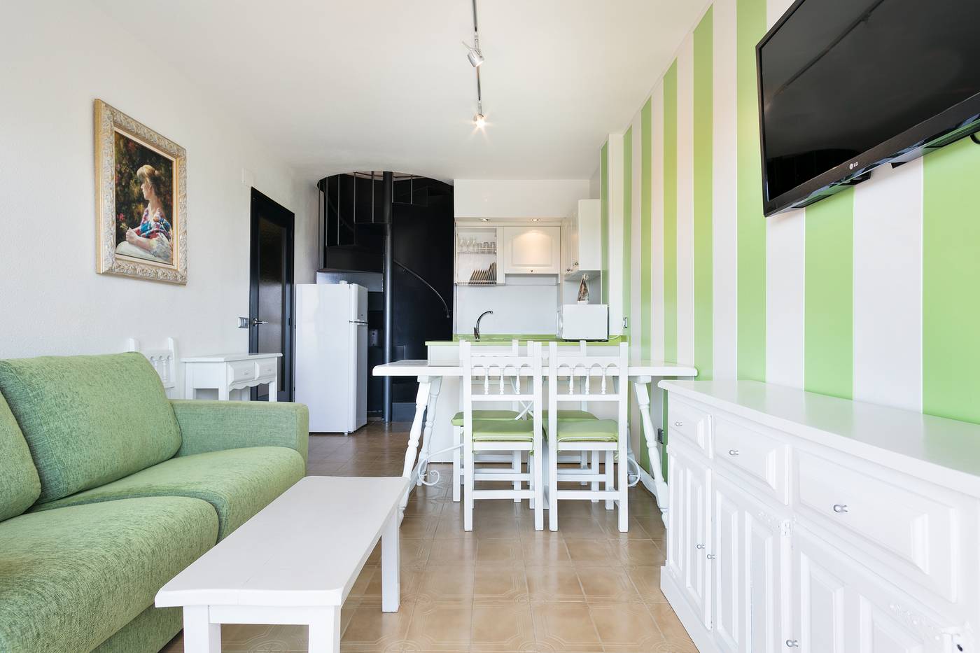 Salles-Beach-Apartments-Room-16