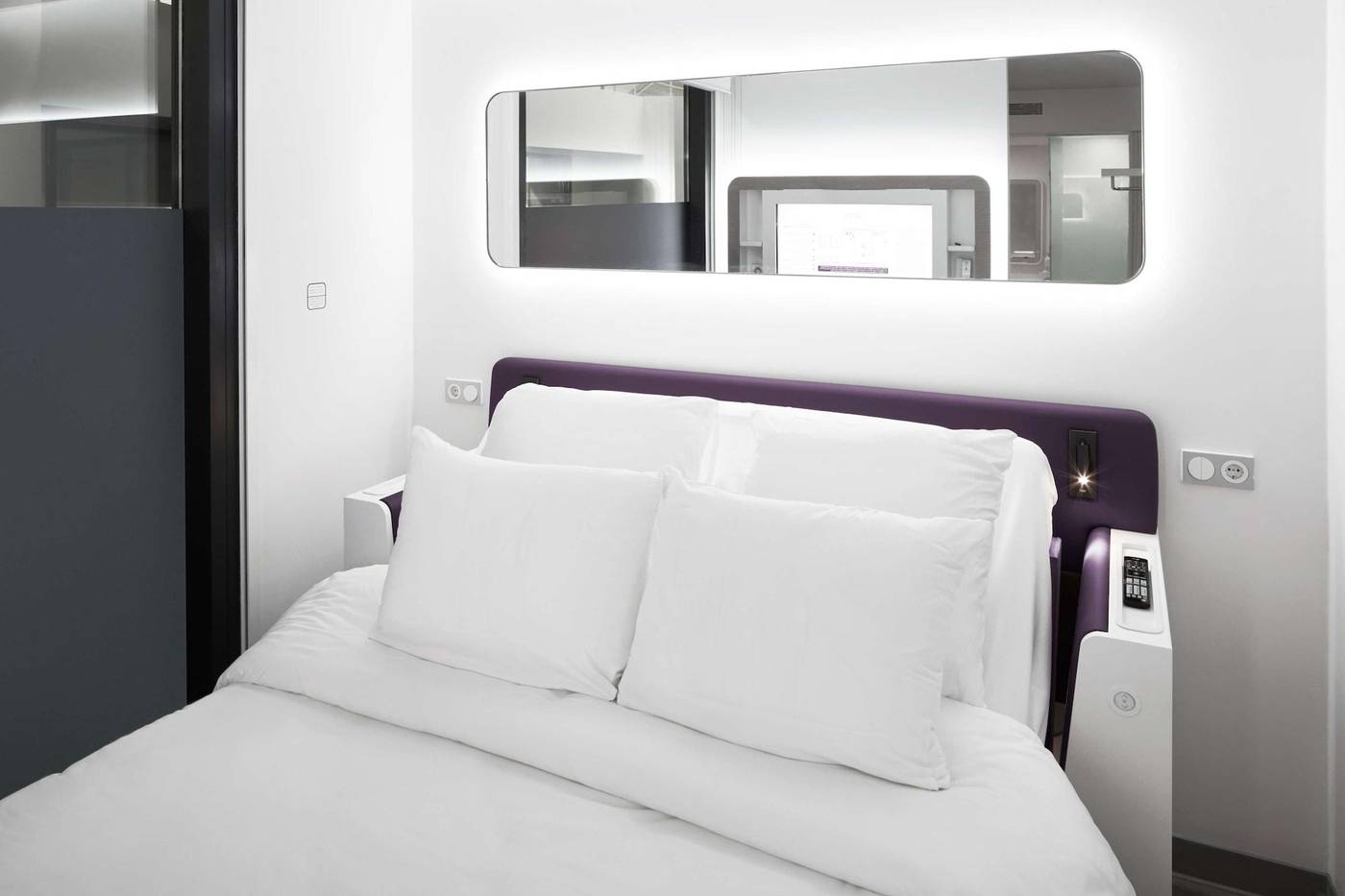 Yotelair-Istanbul-Airport-Airside--Duty-Free-Room-29