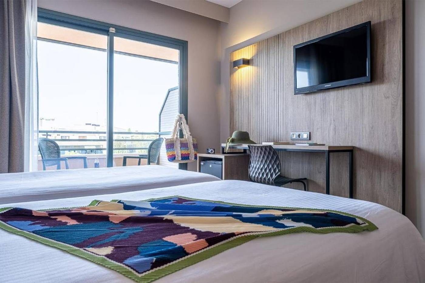 California-Palace-Room-17