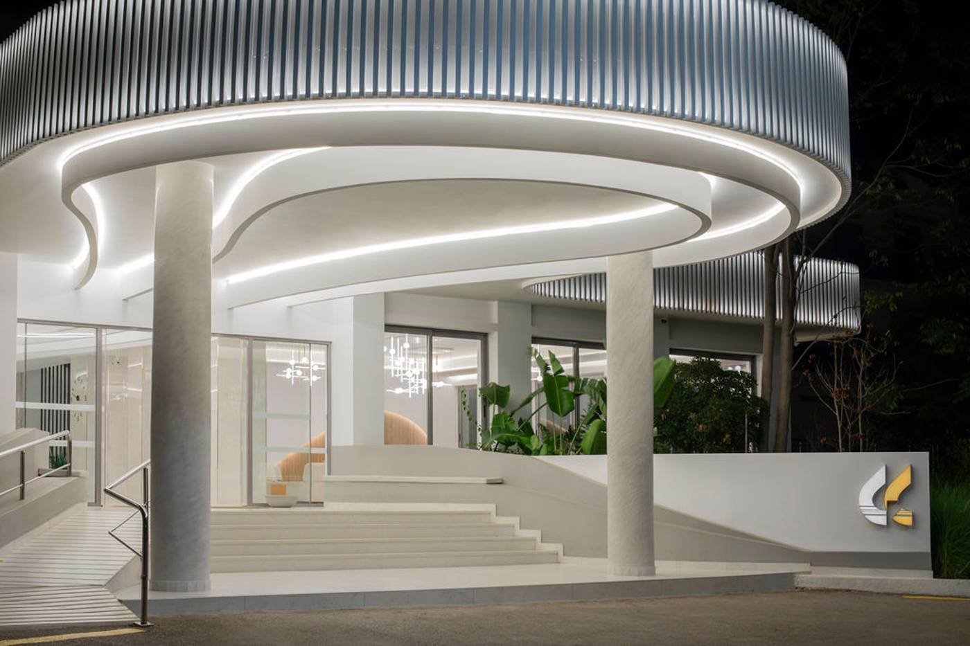 Golden-Coast-Hotel-and-Bungalows-General-view-5