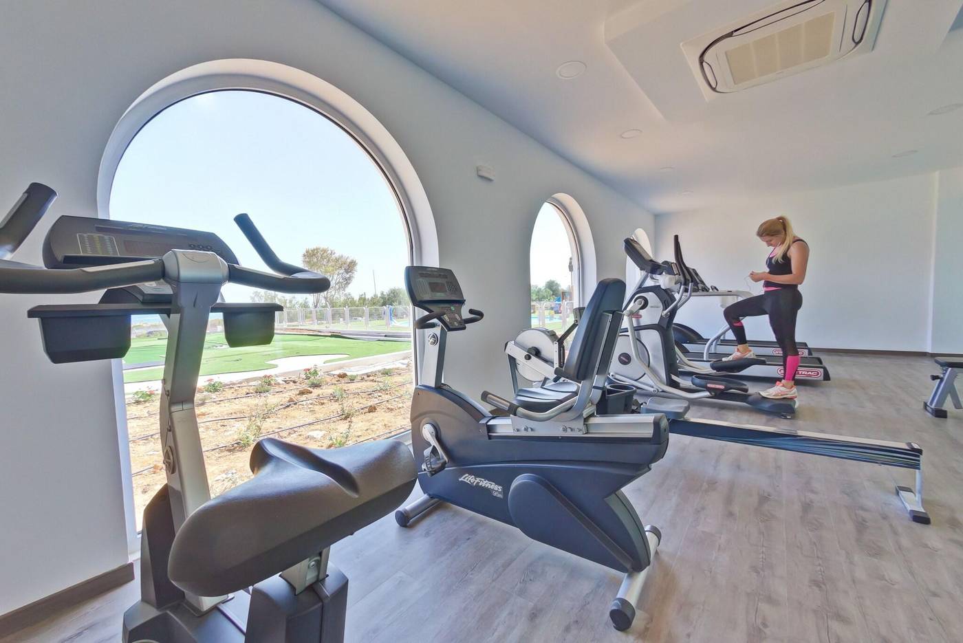 Anemos-Luxury-Grand-Resort-Sports-and-Entertainment-100