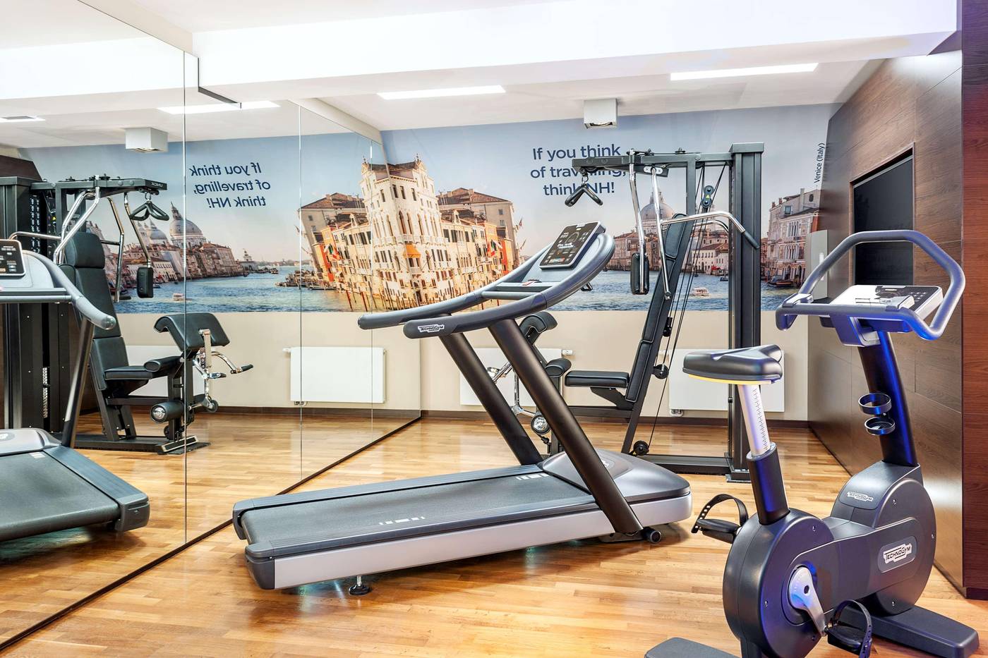 NH-Berlin-Kurfurstendamm-Sports-and-Entertainment-55